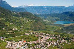 Tramin mit Kalterer See