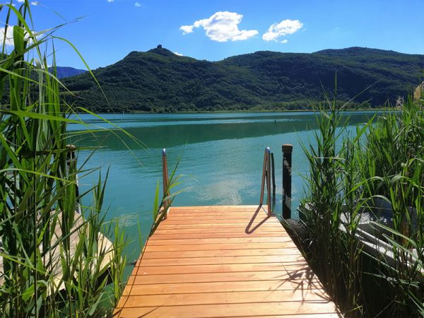 Privatsteg am Kalterer See