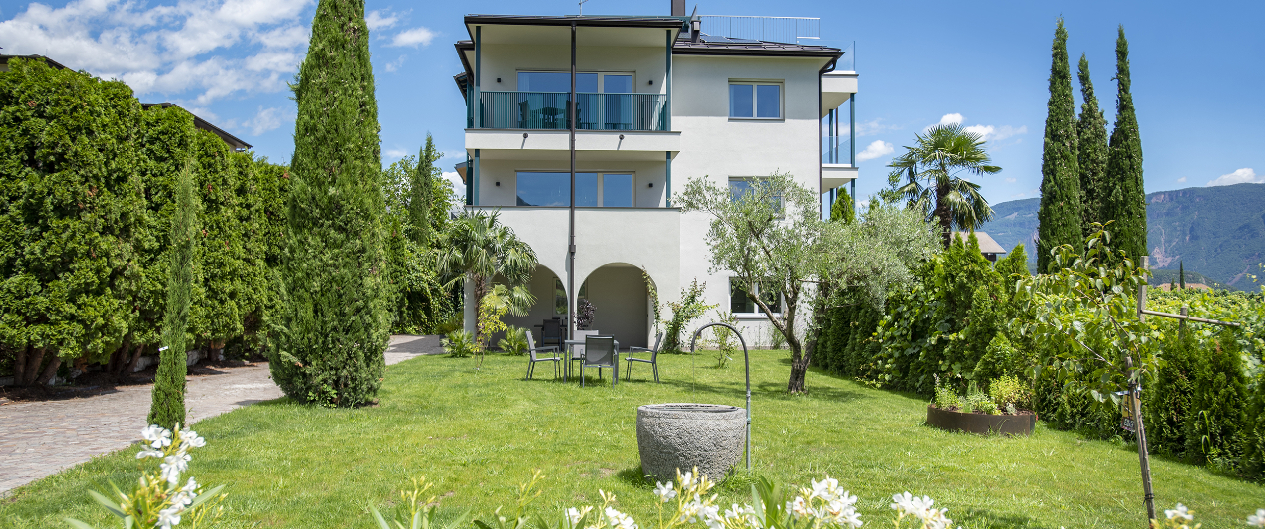 feldhof_01-2550x1068_c